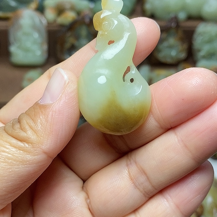 岫岩老玉（透闪石质玉）未镶嵌颈饰