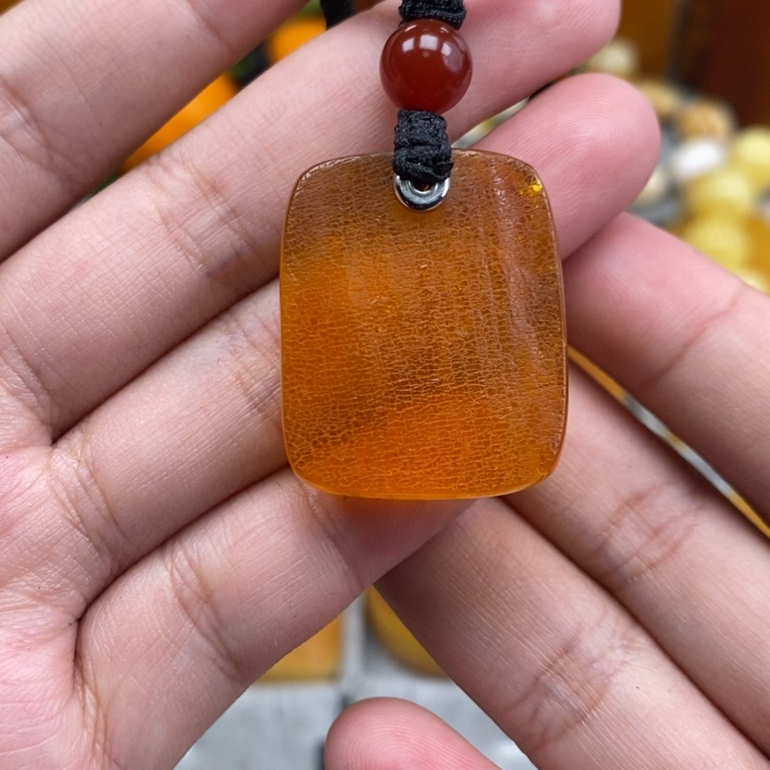 琥珀吊坠(赠链)未镶嵌