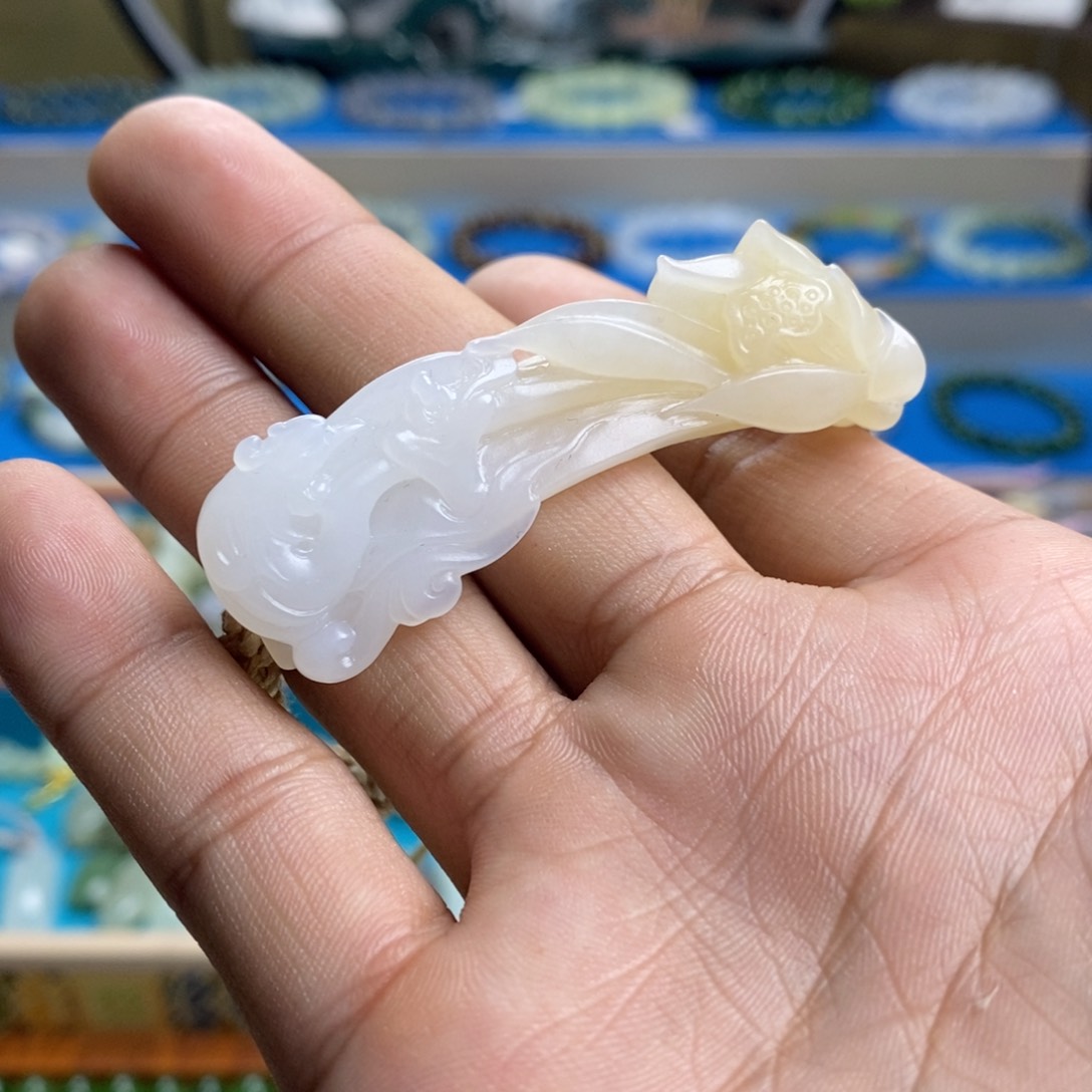 和田玉手牌未镶嵌