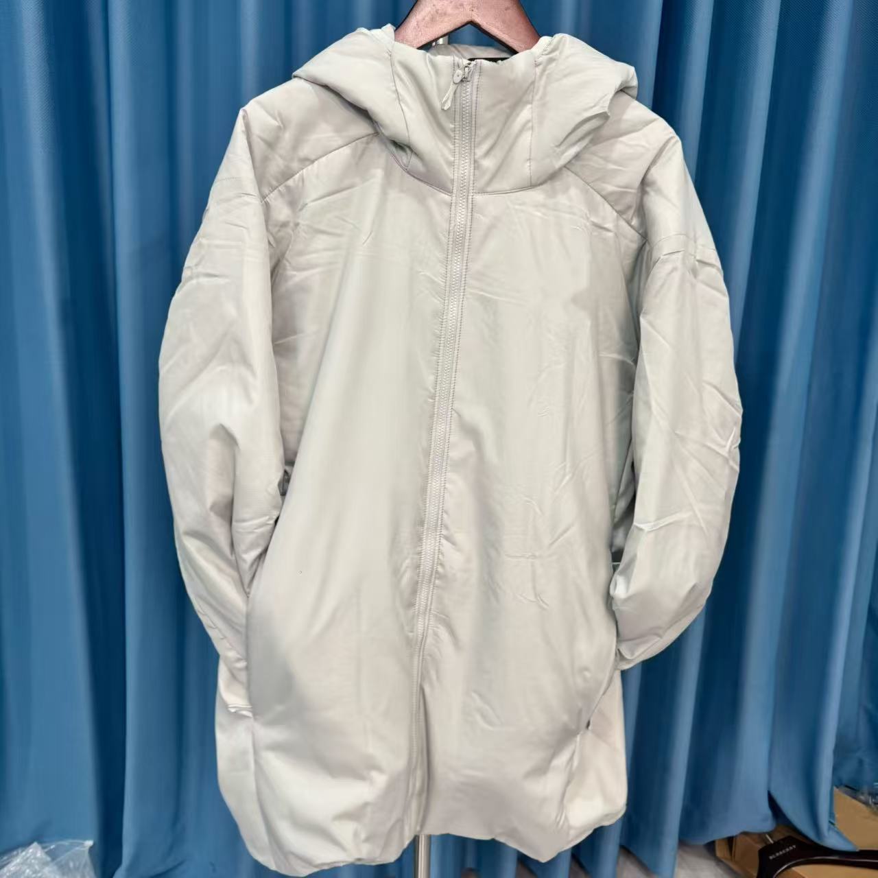 两色冬款连帽棉服（鸡)