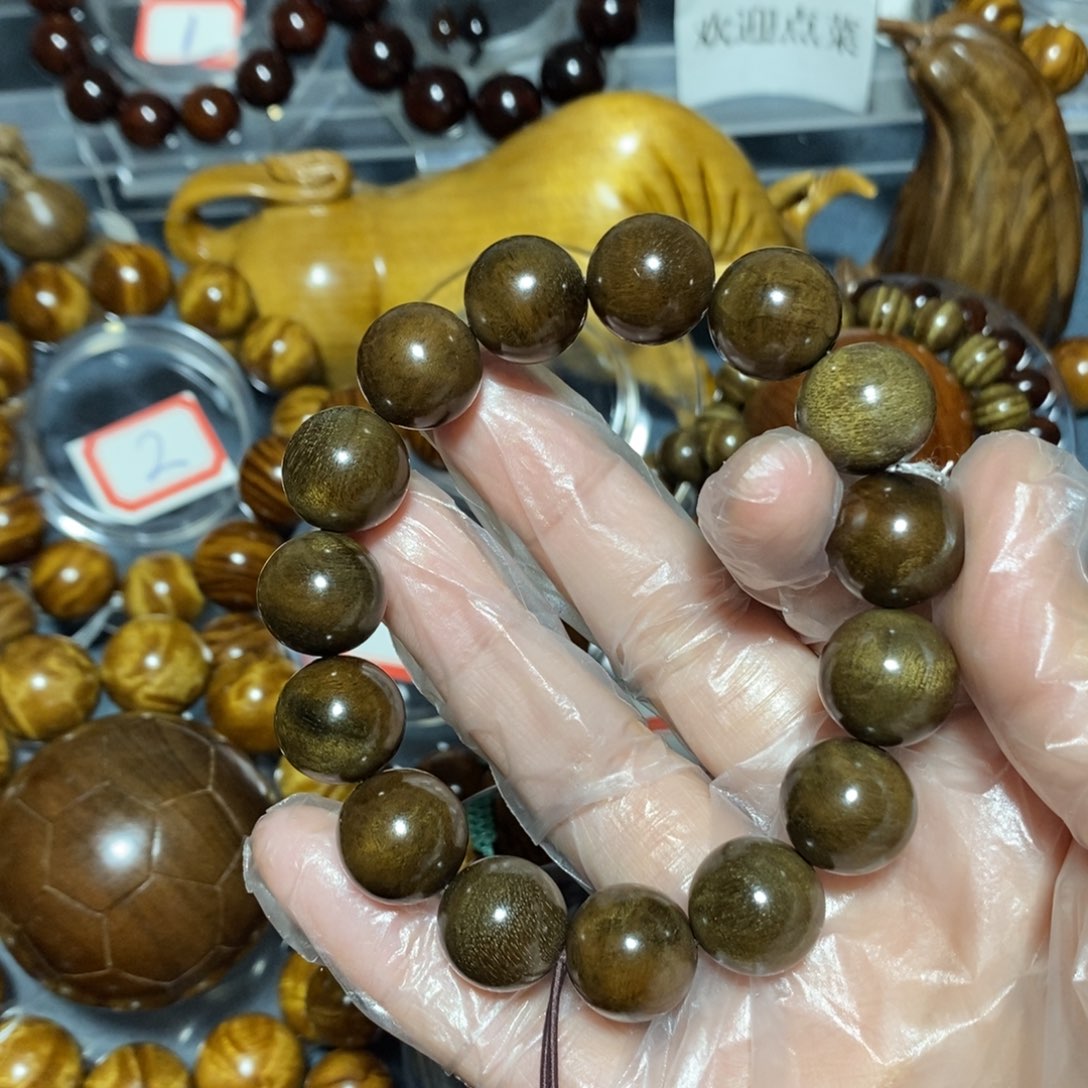 金丝楠木雕工艺品