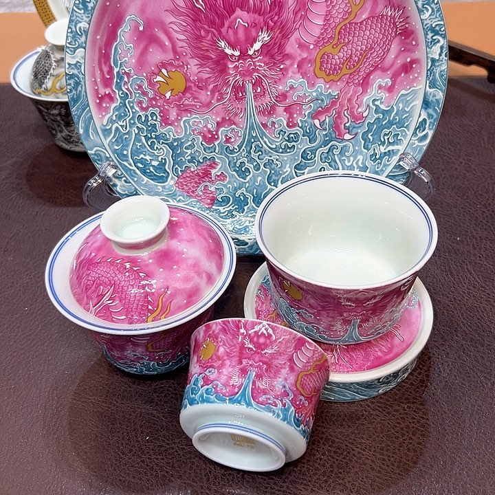 摆件景德镇市和上海浦东国际会展览中心