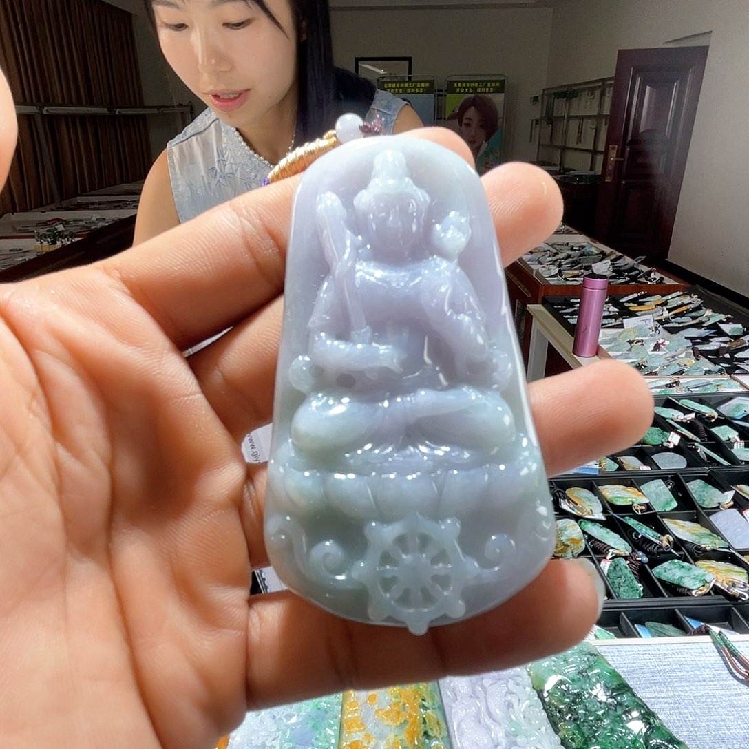 翡翠未镶嵌颈饰一