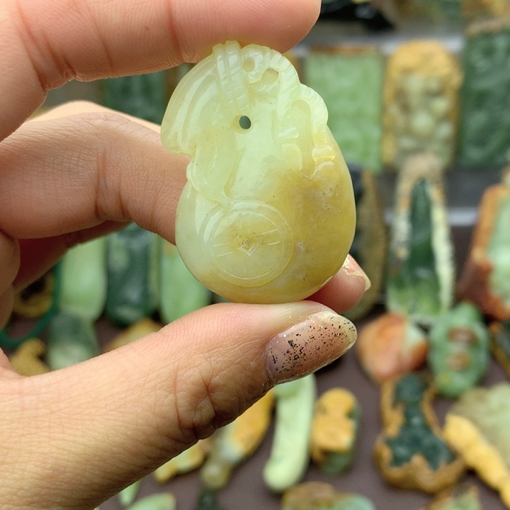 岫岩老玉（透闪石质玉）未镶嵌挂件