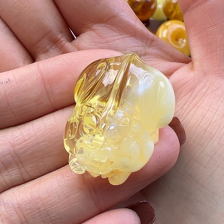 蜜蜡未镶嵌珠宝奇石