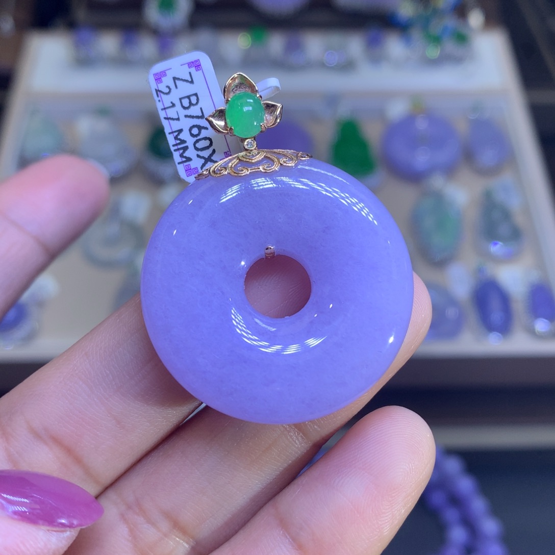 翡翠颈饰18K金镶嵌翡翠