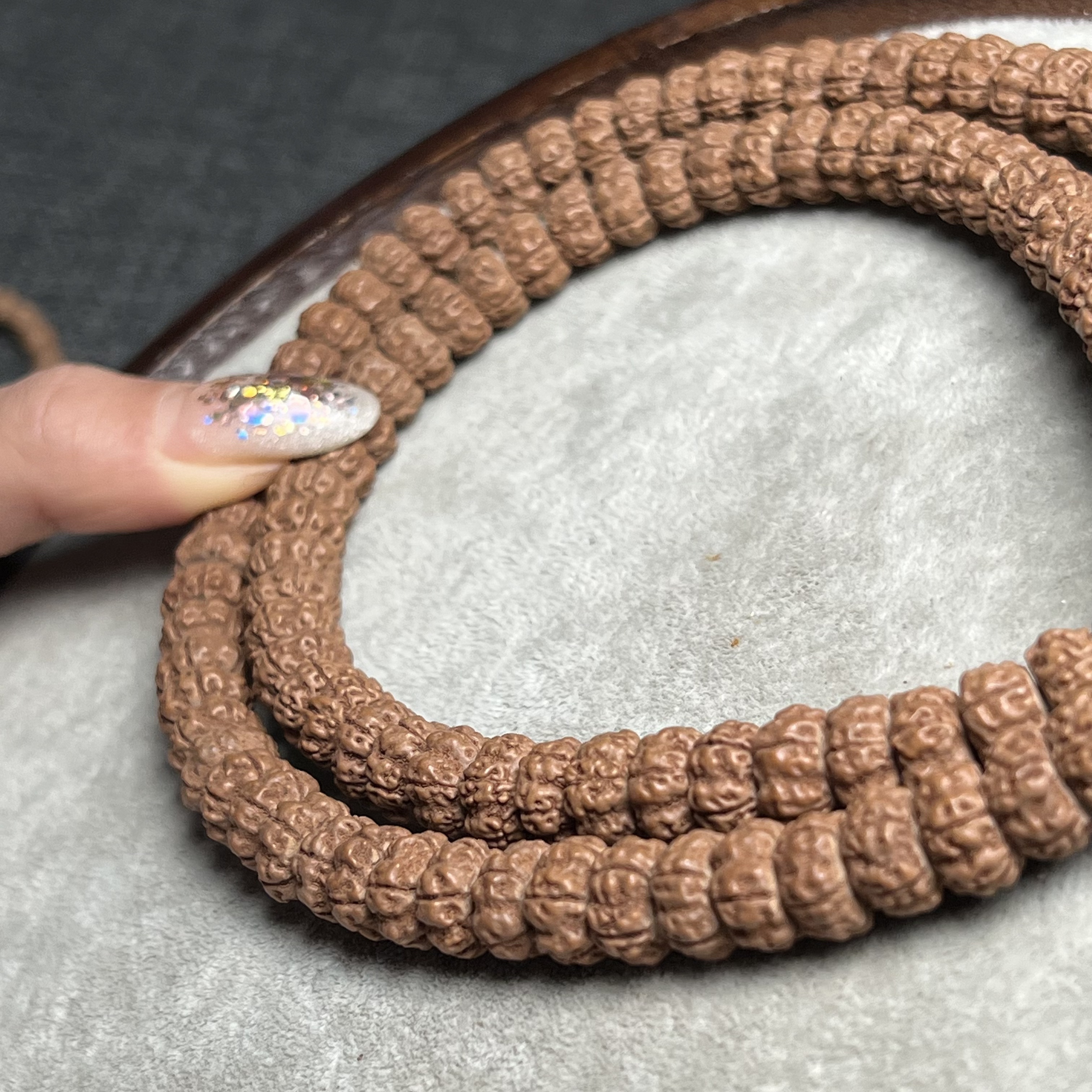 金刚菩提国工原生态树王长串9-11mm左右礼盒发+钢丝刷