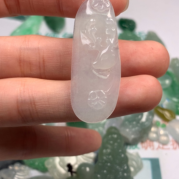 翡翠未镶嵌颈饰翡翠