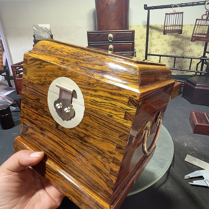 非洲紫檀（红花梨）黄金檀