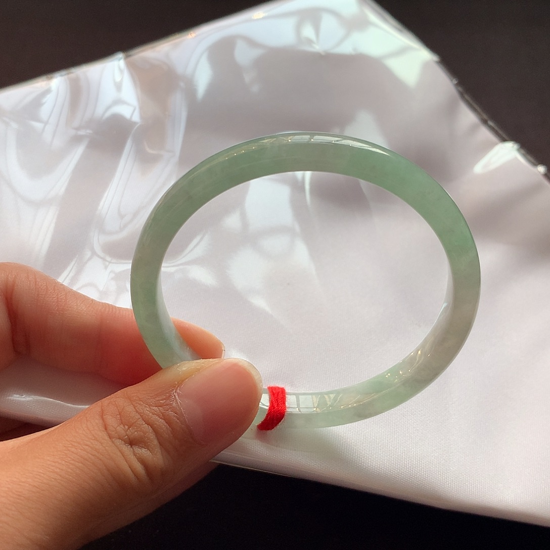 微***.翡翠未镶嵌手镯52瑕疵漏