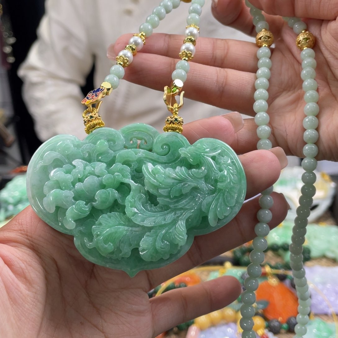 翡翠颈饰未镶嵌代编织