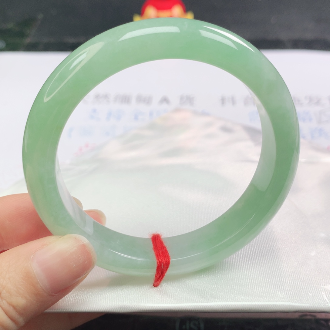 翡翠未镶嵌手镯正