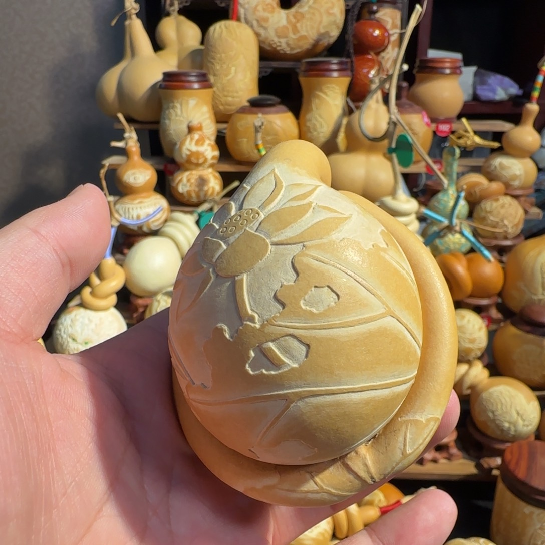 有机玻璃地球仪雕刻荷花