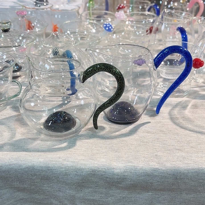 张****套装两个。          