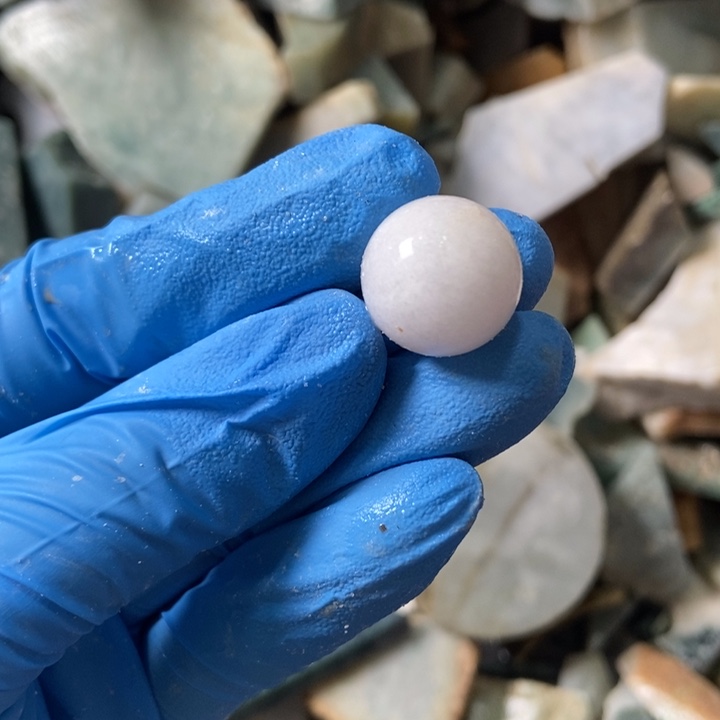 翡翠颈饰未镶嵌天然翡翠