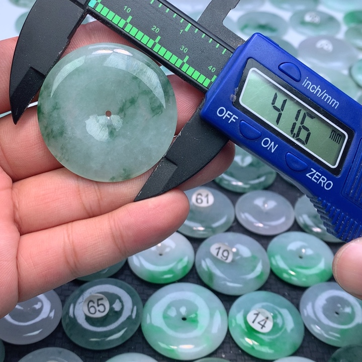 翡翠颈饰未镶嵌缅甸天然A货翡翠