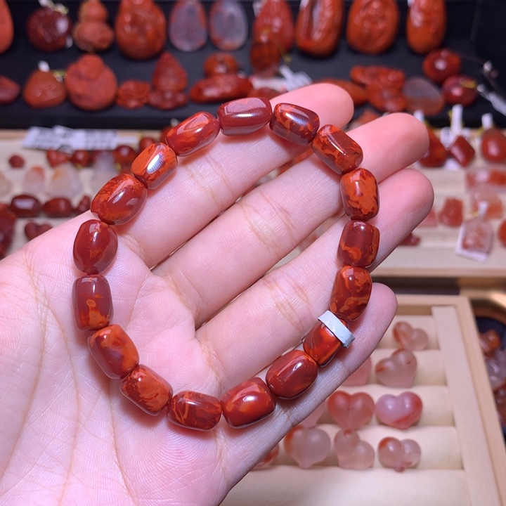 南红玛瑙未镶嵌珠宝半成品牛血火焰随型