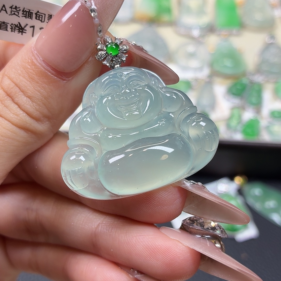 翡翠18K金镶嵌颈饰