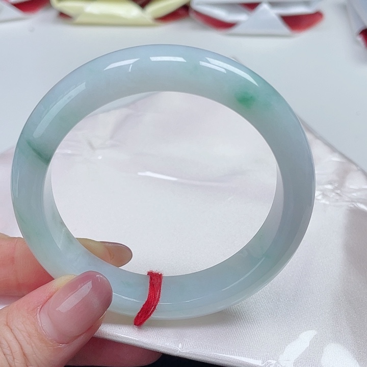 翡翠手镯未镶嵌缅甸翡翠