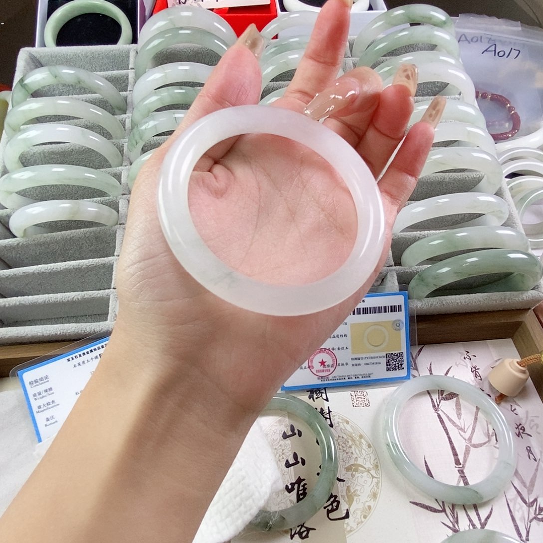 石英质玉手镯未镶嵌归**淡A017