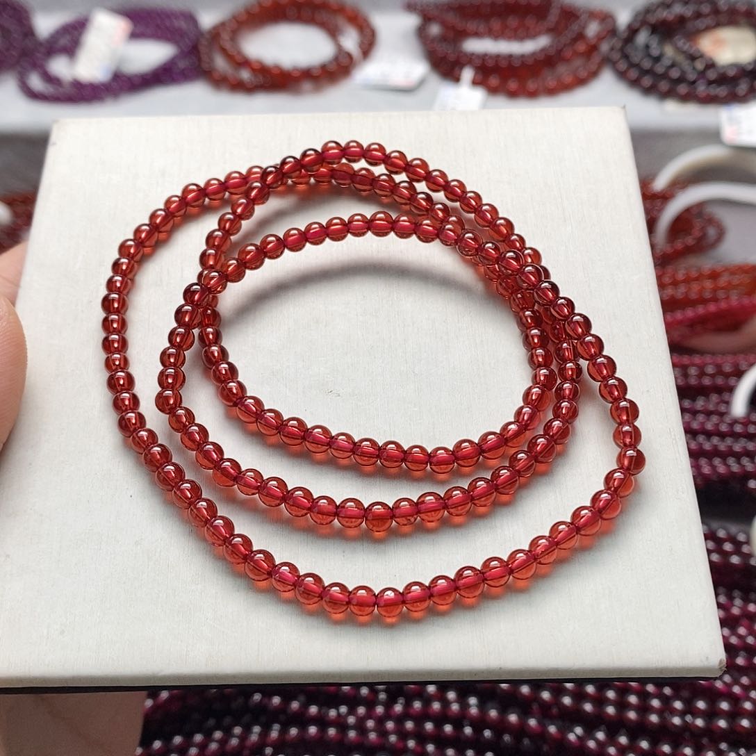 手链未镶嵌石榴石（芬达石）福利4mm香槟粉