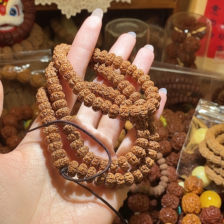 楚***子金刚菩提吊坠105原籽平细108颗一物