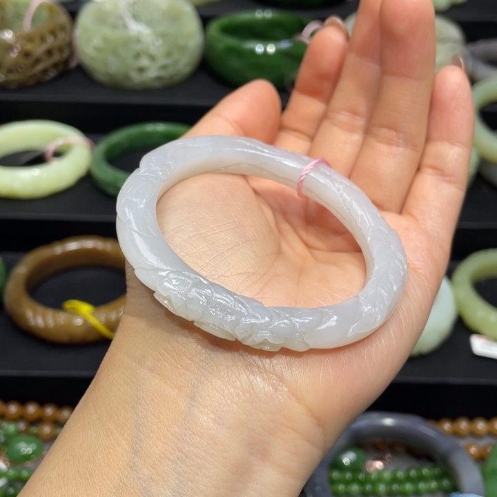 和田玉手镯51+圈口 编号25未镶嵌