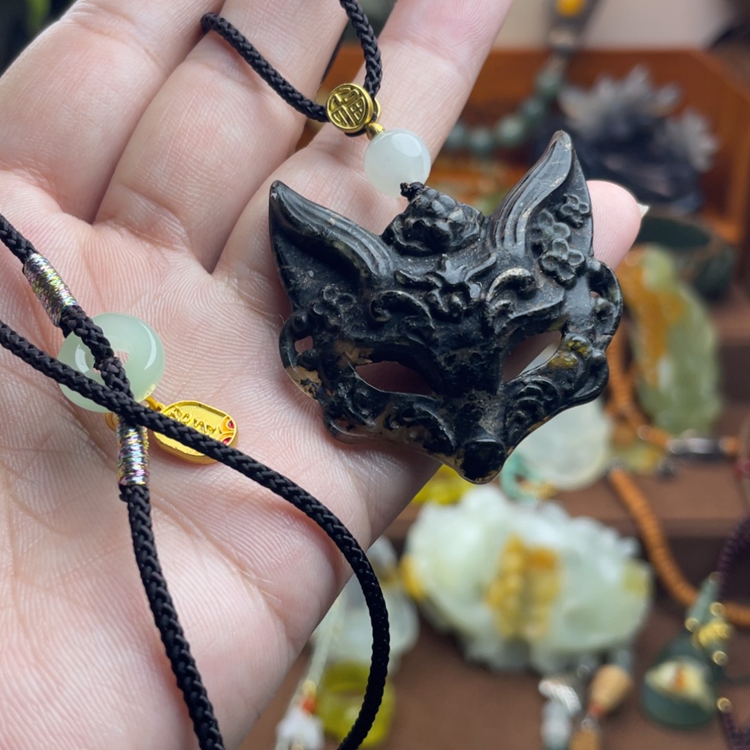 蛇纹石玉未镶嵌吊坠