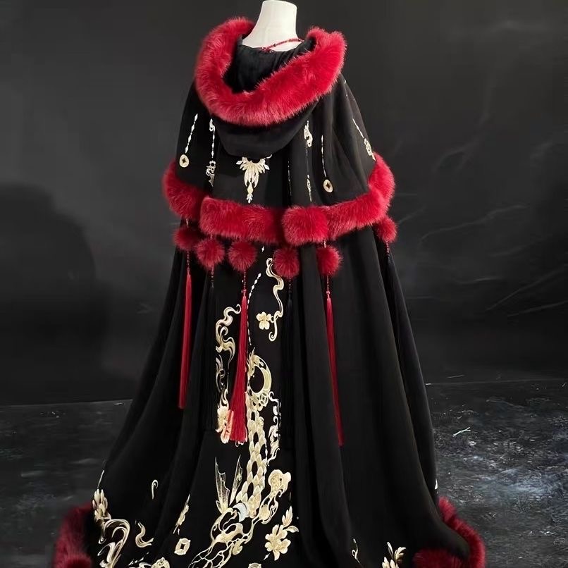 遇龙2025秋冬季新款重工刺绣汉服带帽斗篷