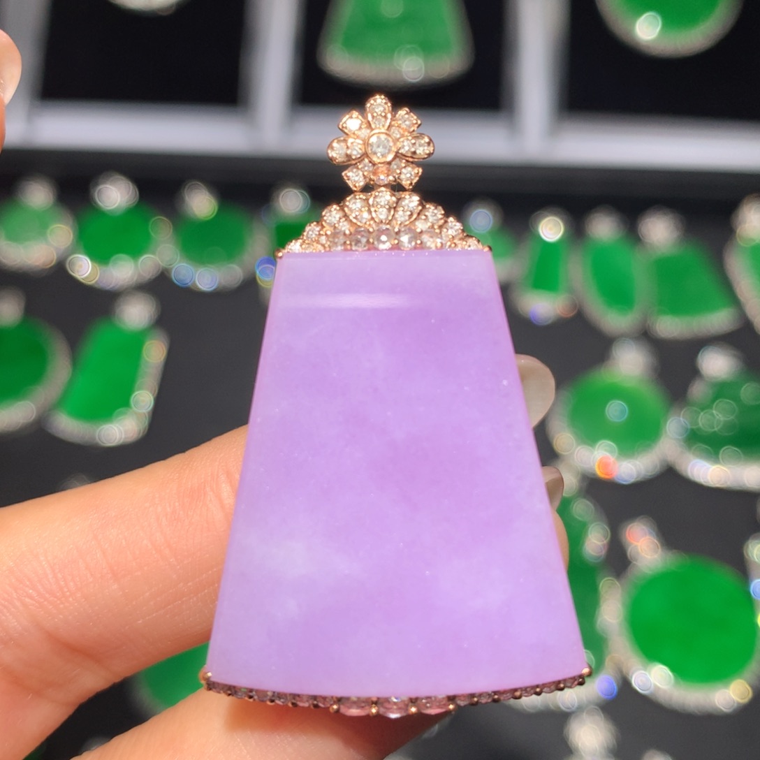 翡翠颈饰18K金镶嵌翡翠