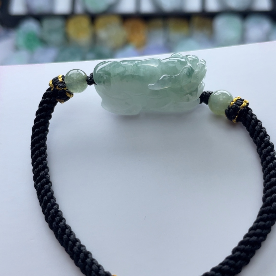 翡翠颈饰未镶嵌貔貅