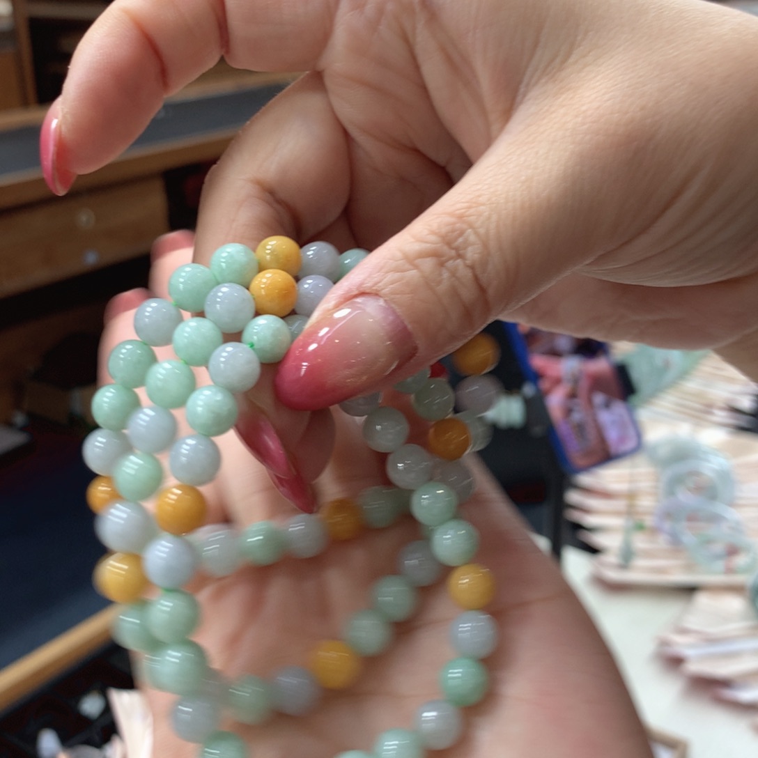 翡翠未镶嵌手链多样性发一