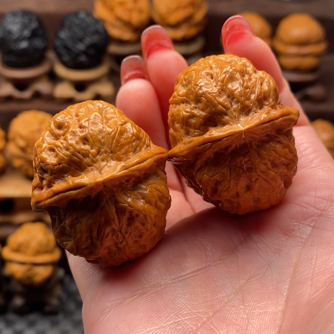 文玩核桃把件40黄金甲