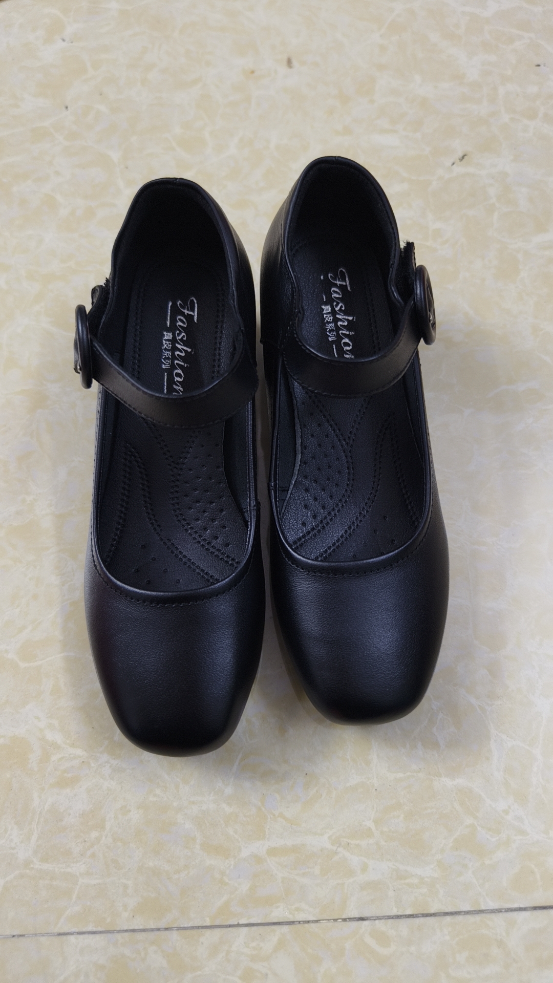 女鞋防滑圆头单鞋黑色粗跟