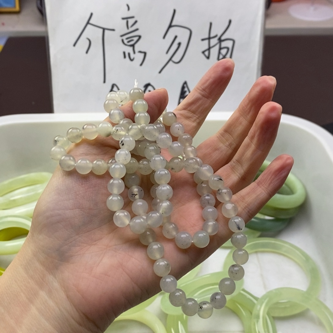 蜜****蛇纹石玉未镶嵌手镯