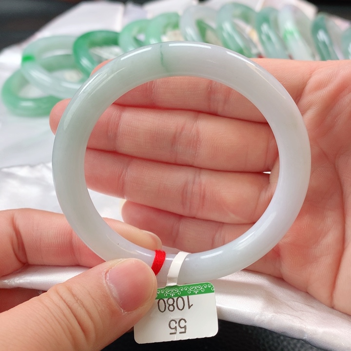 翡翠手镯未镶嵌缅甸A货翡翠手镯