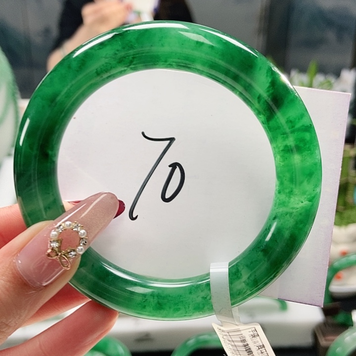 石英质玉手镯未镶嵌天然A货非洲翠手镯