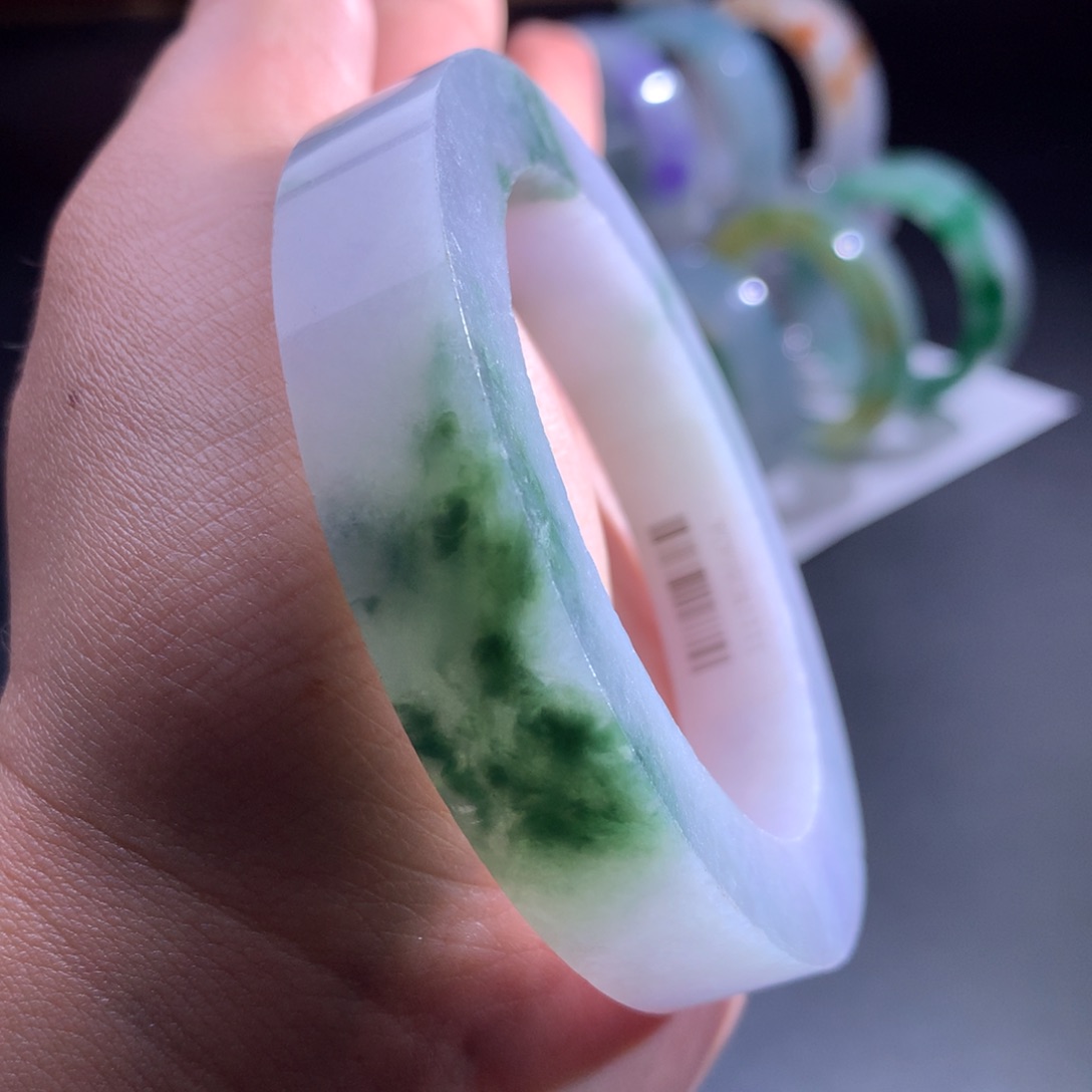 定制翡翠未镶嵌翡翠手镯