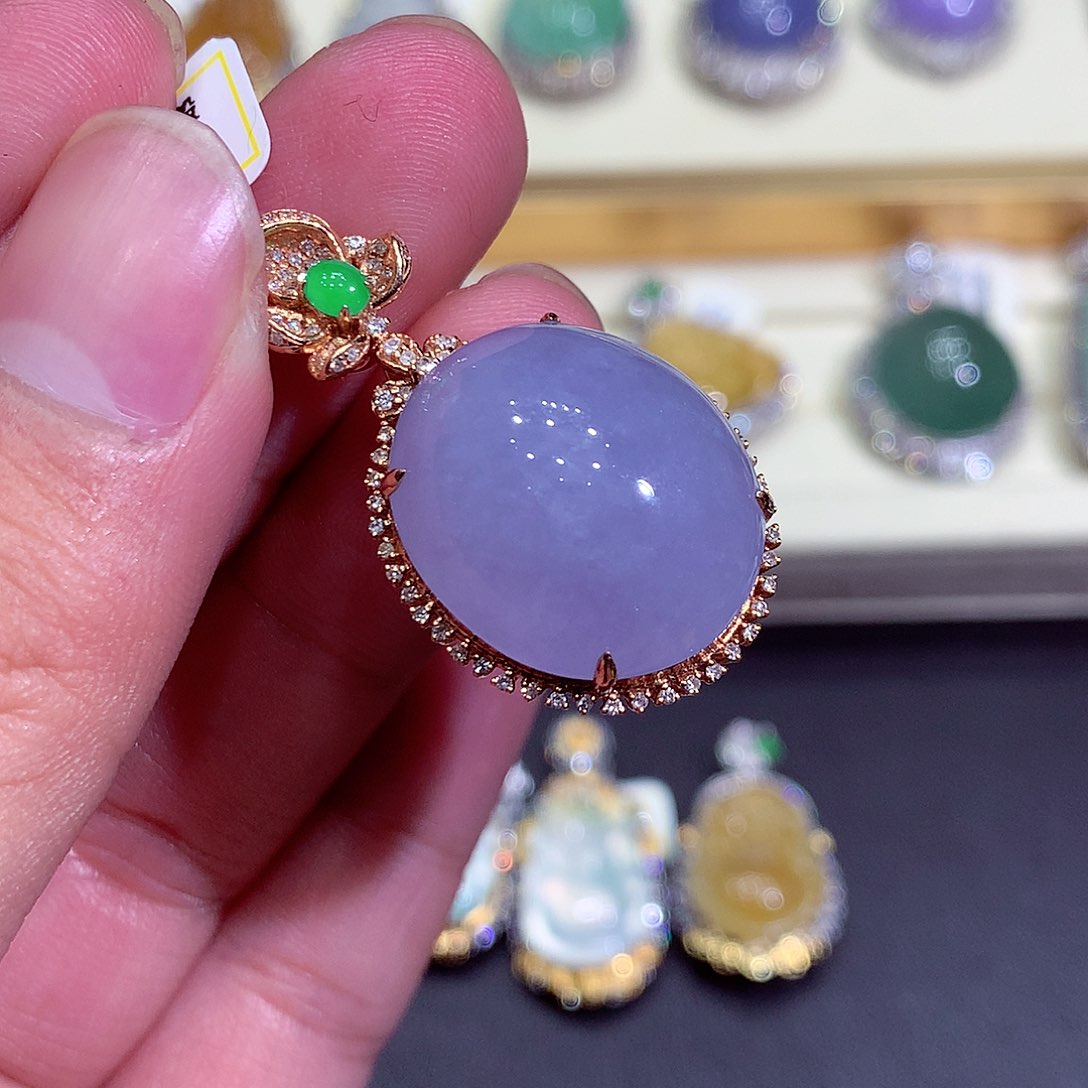 翡翠吊坠(不含链)18K金镶嵌