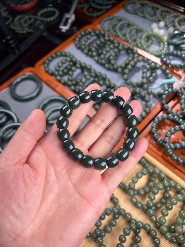 和田玉青玉一细直切10/11手串