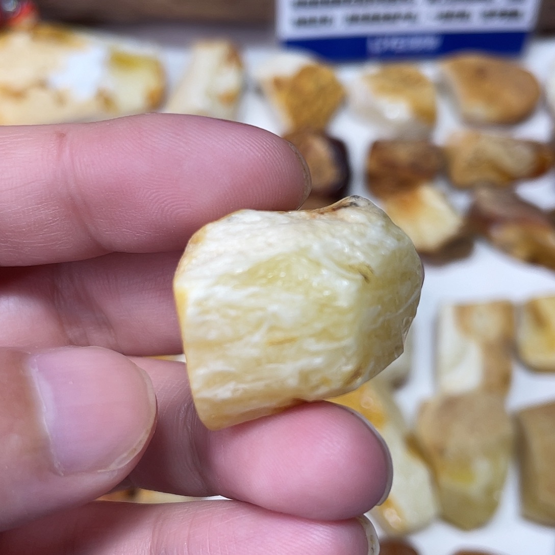 定制琥珀未镶嵌原矿琥珀