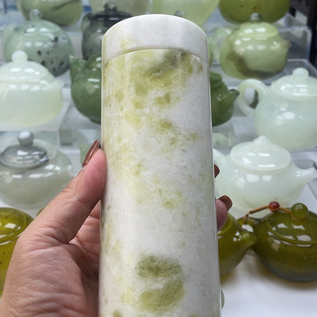 蛇纹石玉未镶嵌玉水杯