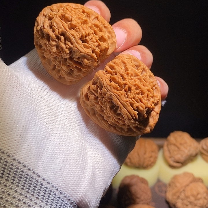 J***…吊坠文玩核桃全品40三角疆