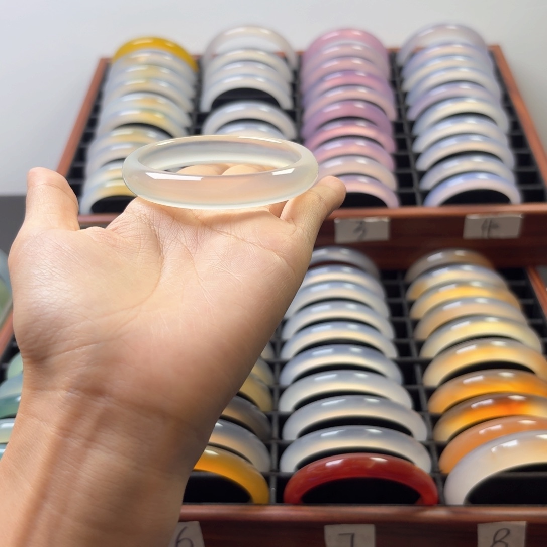 手镯玛瑙/玉髓未镶嵌大*王4