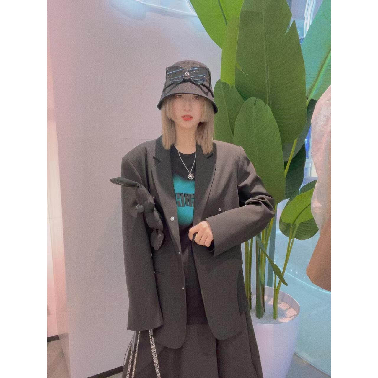 899【0023】不规则玩偶西装（不含配饰）