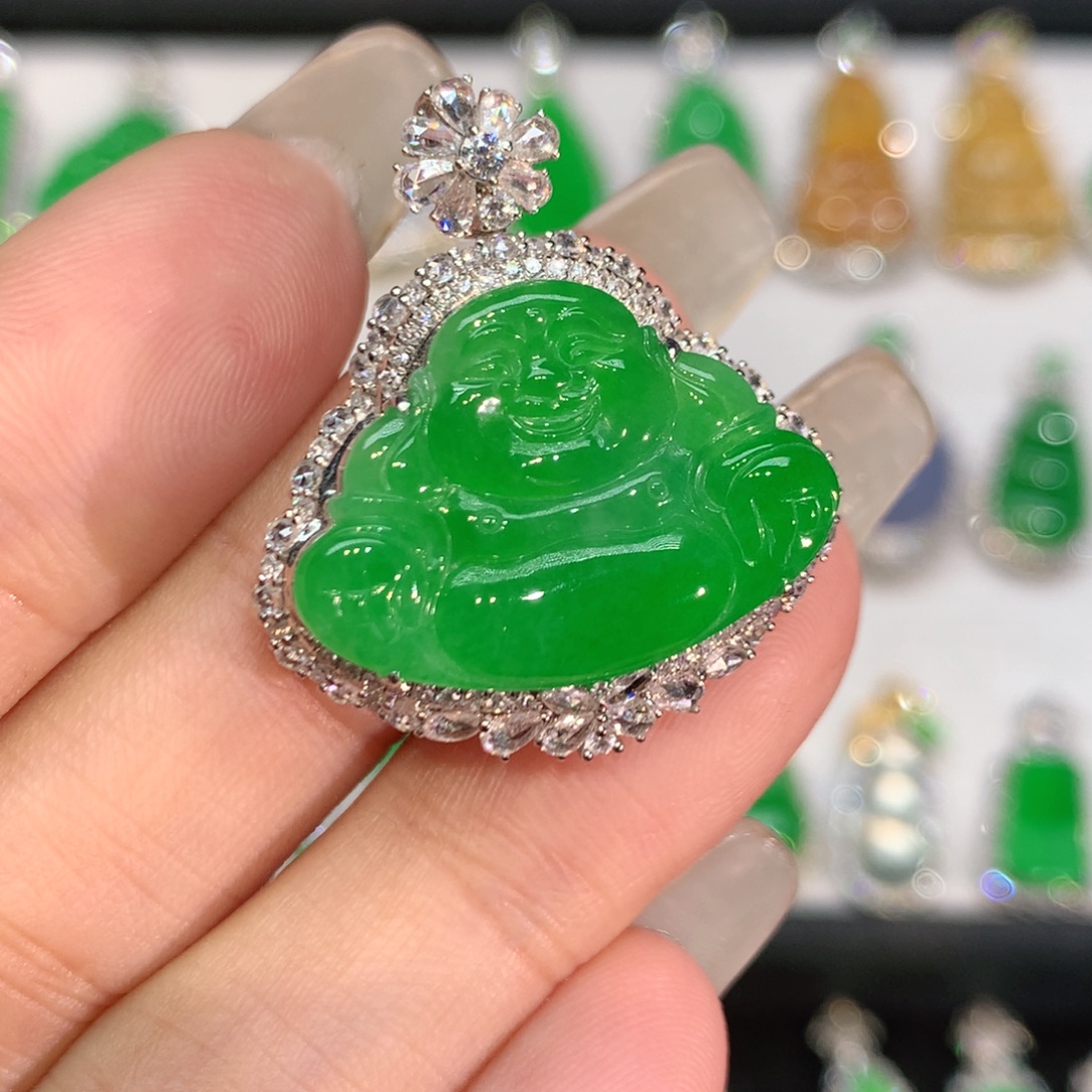 翡翠18K金镶嵌颈饰