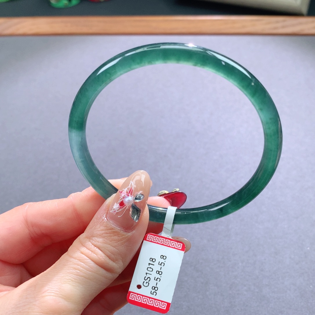 翡翠手镯未镶嵌天然翡翠手镯叮当镯