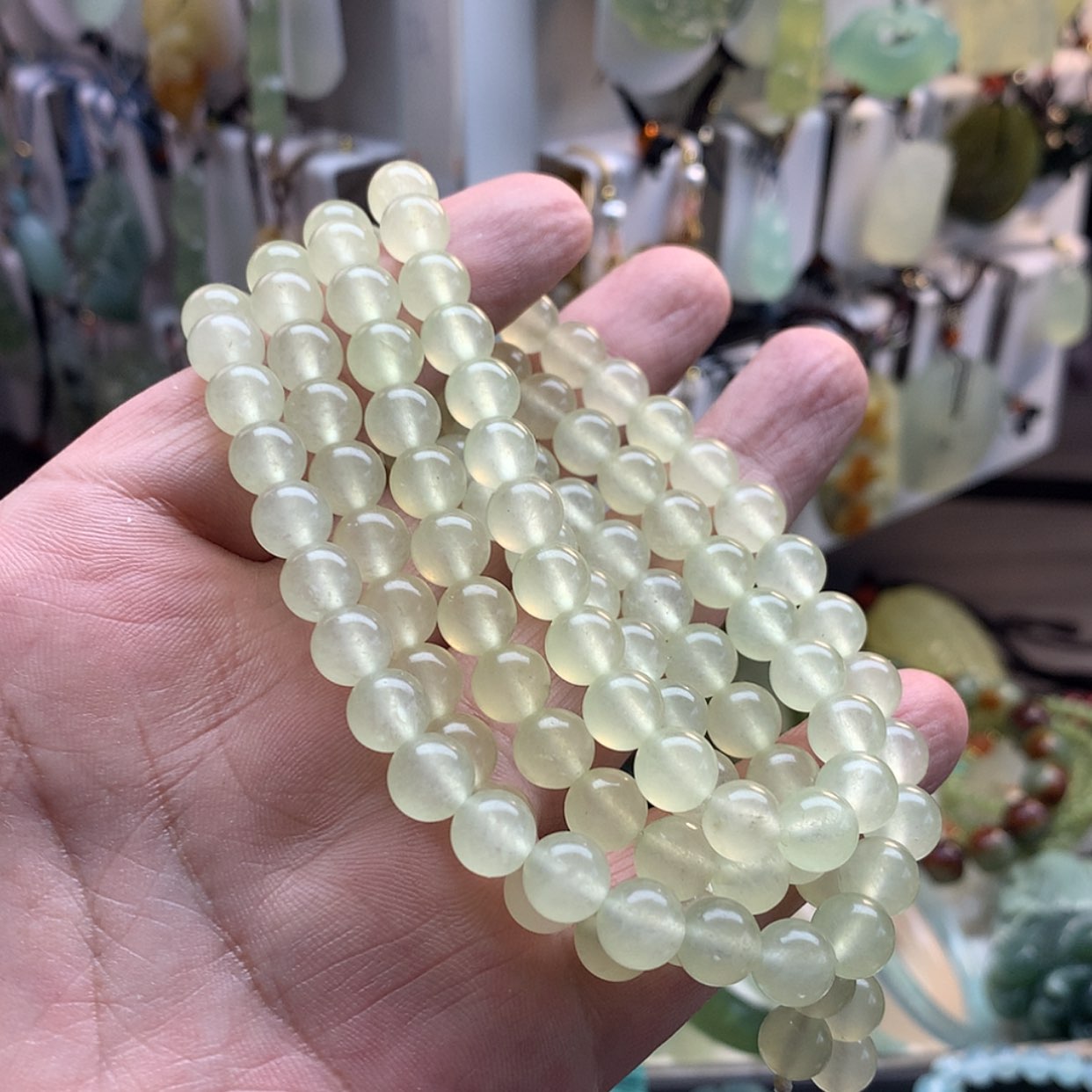 【闪购商品】蛇纹石玉未镶嵌颈饰