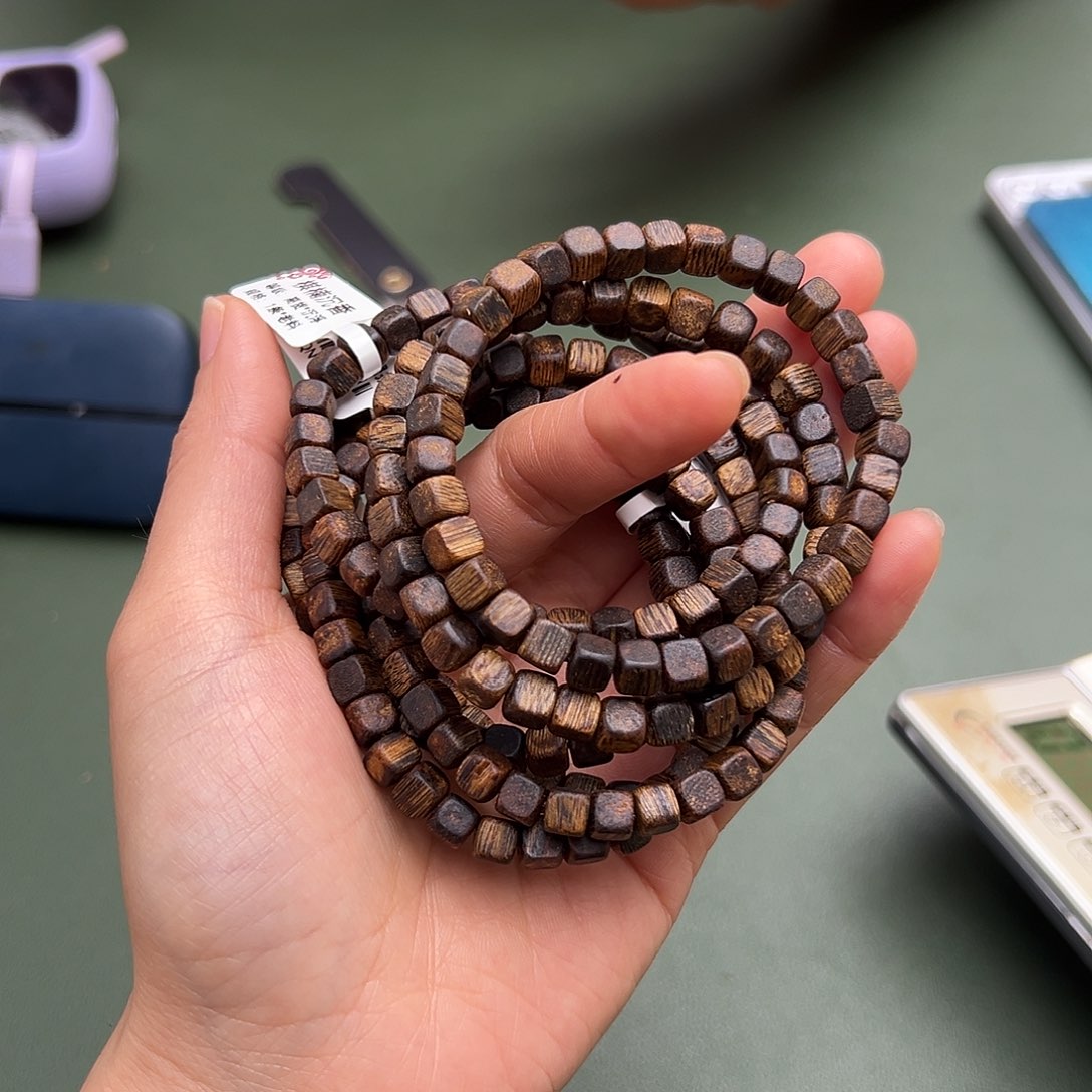 沉香手串乌身板头多样性发一份（两条）