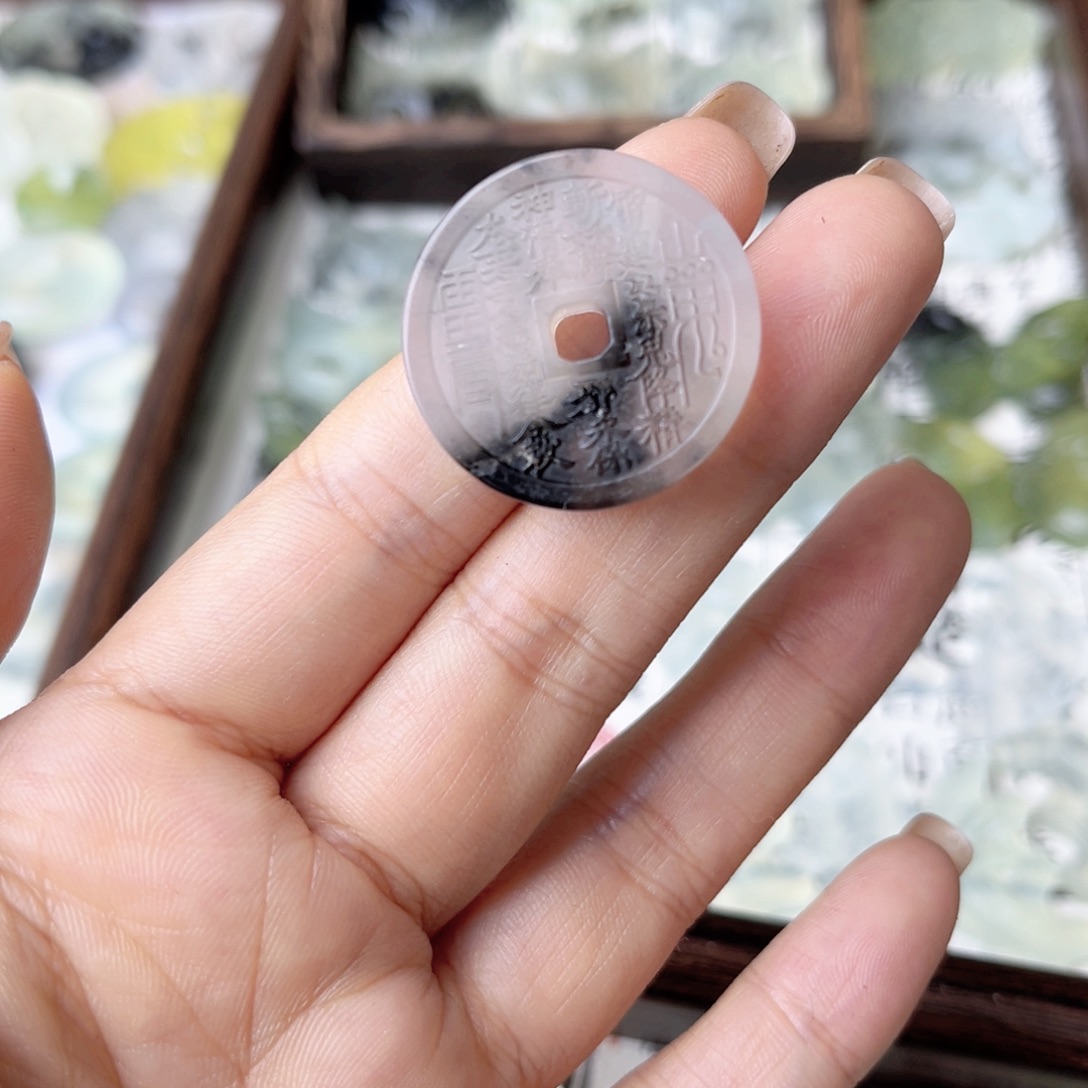 未镶嵌蛇纹石玉颈饰瑕疵款不退换